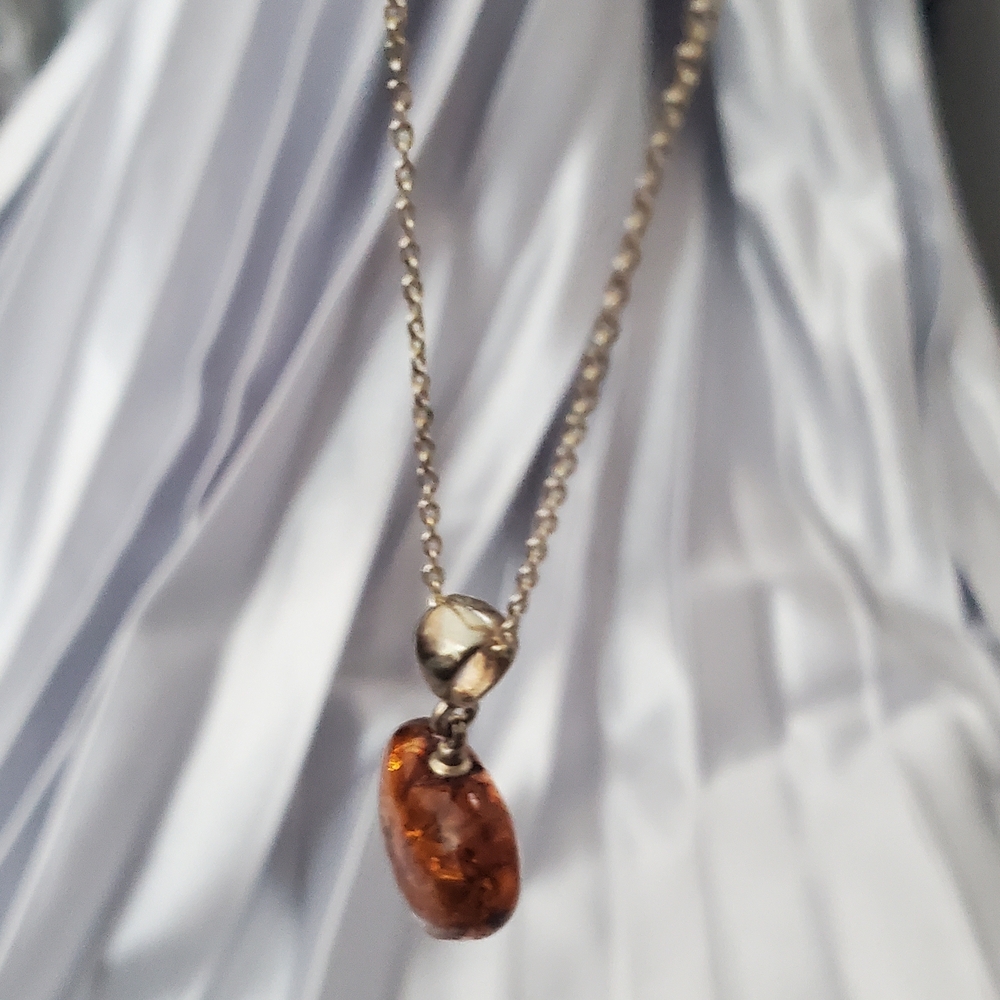 Amber Heart Necklace - Picture 4 of 4